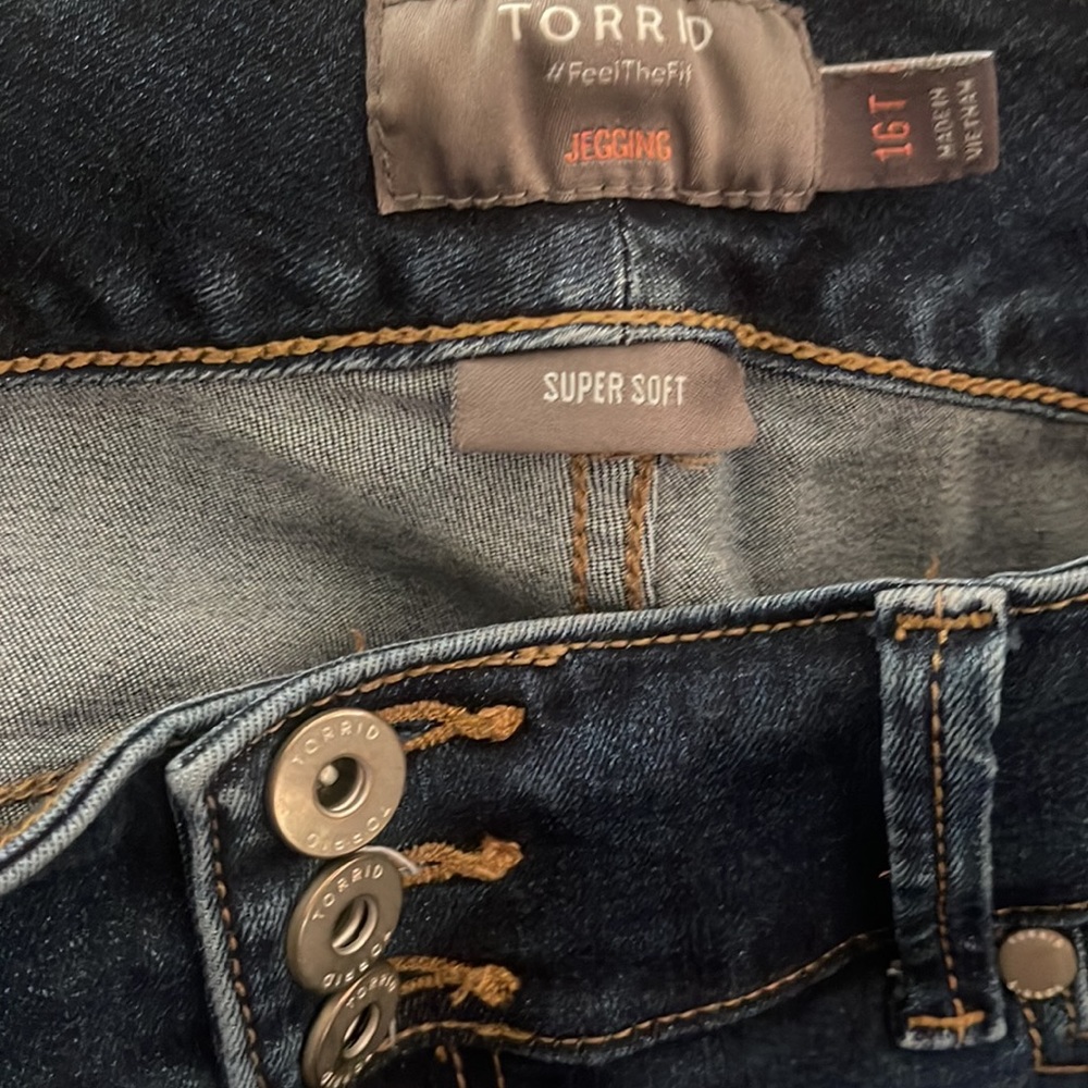 Torrid Distressed Super Soft Jegging Size 16 Tall… - image 3